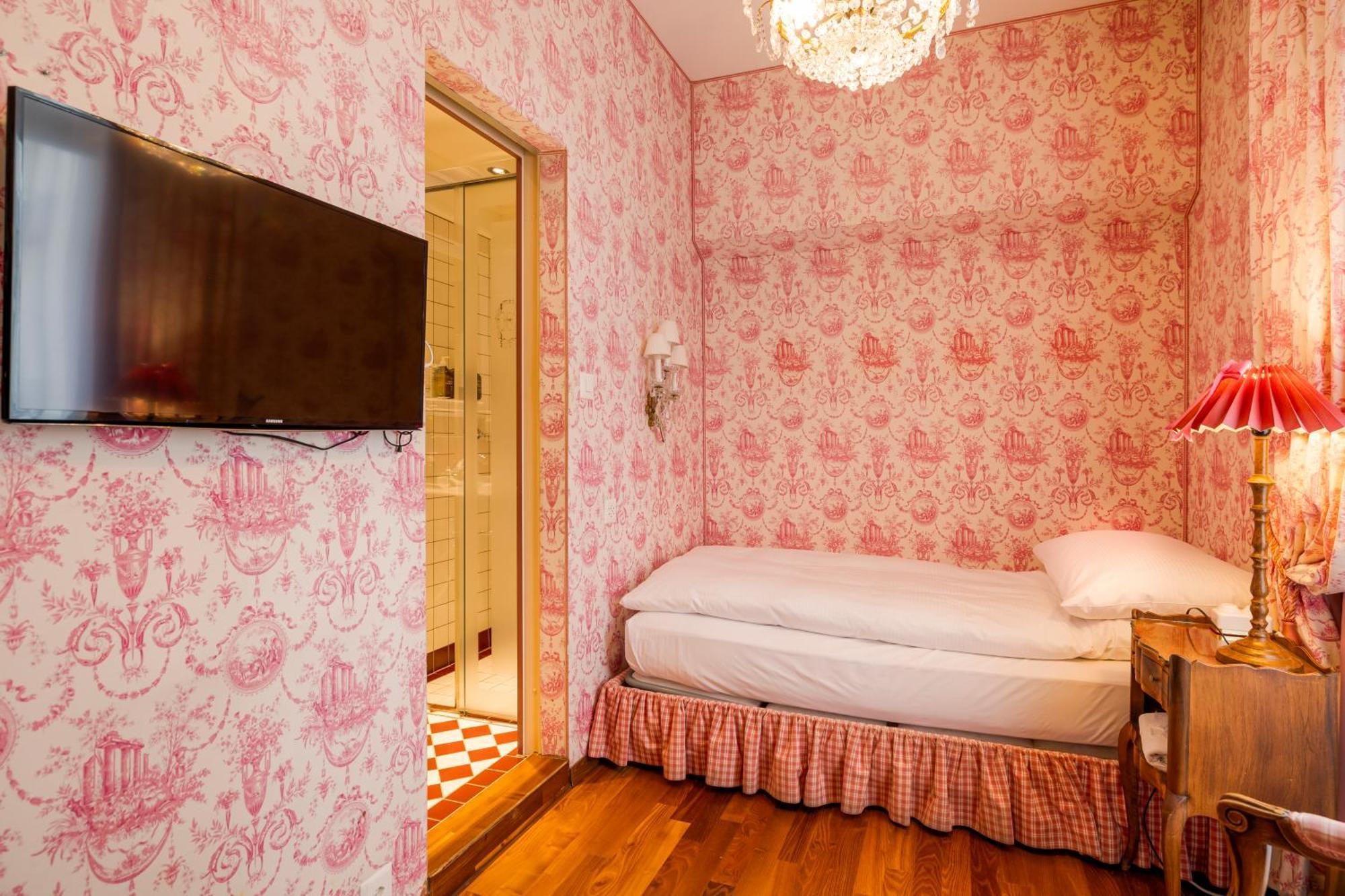 Single Room,1672561004:JPEG